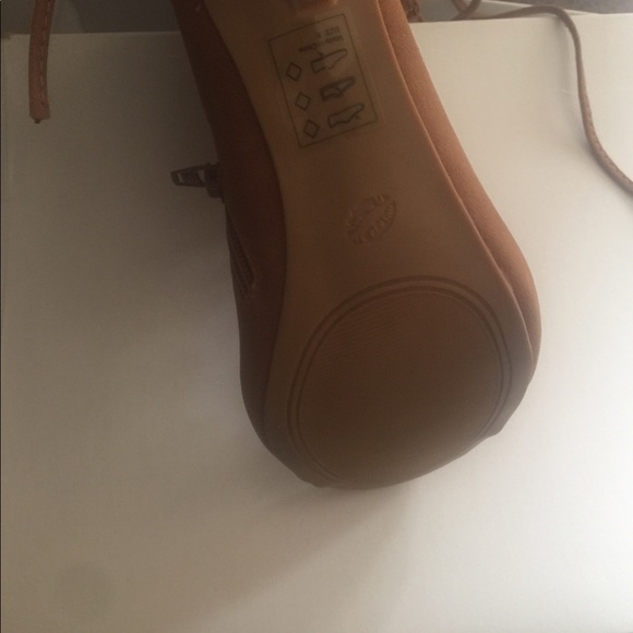 Shoes - Picture 2 of 4